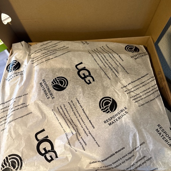 UGG Classic Short Boots Black | Men’s 12 | NWT - Picture 3 of 8